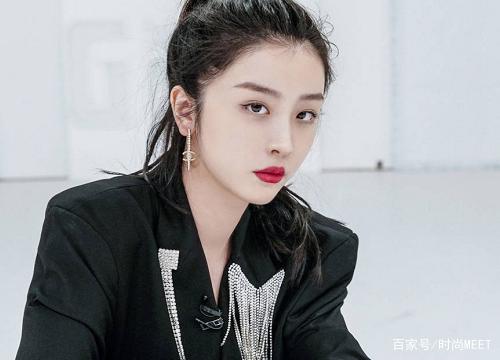 《青春有你2》赵小棠为什么眼熟?赵露思课本女神,她是qq头像
